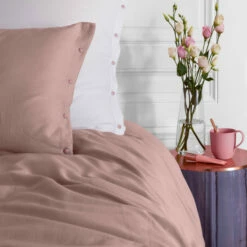 Taie D'oreiller Carrée Satin De Coton Lavé Bio Quartz Blush -feuille Soldes Magasin taie d oreiller carree satin de coton lave bio quartz blush 2